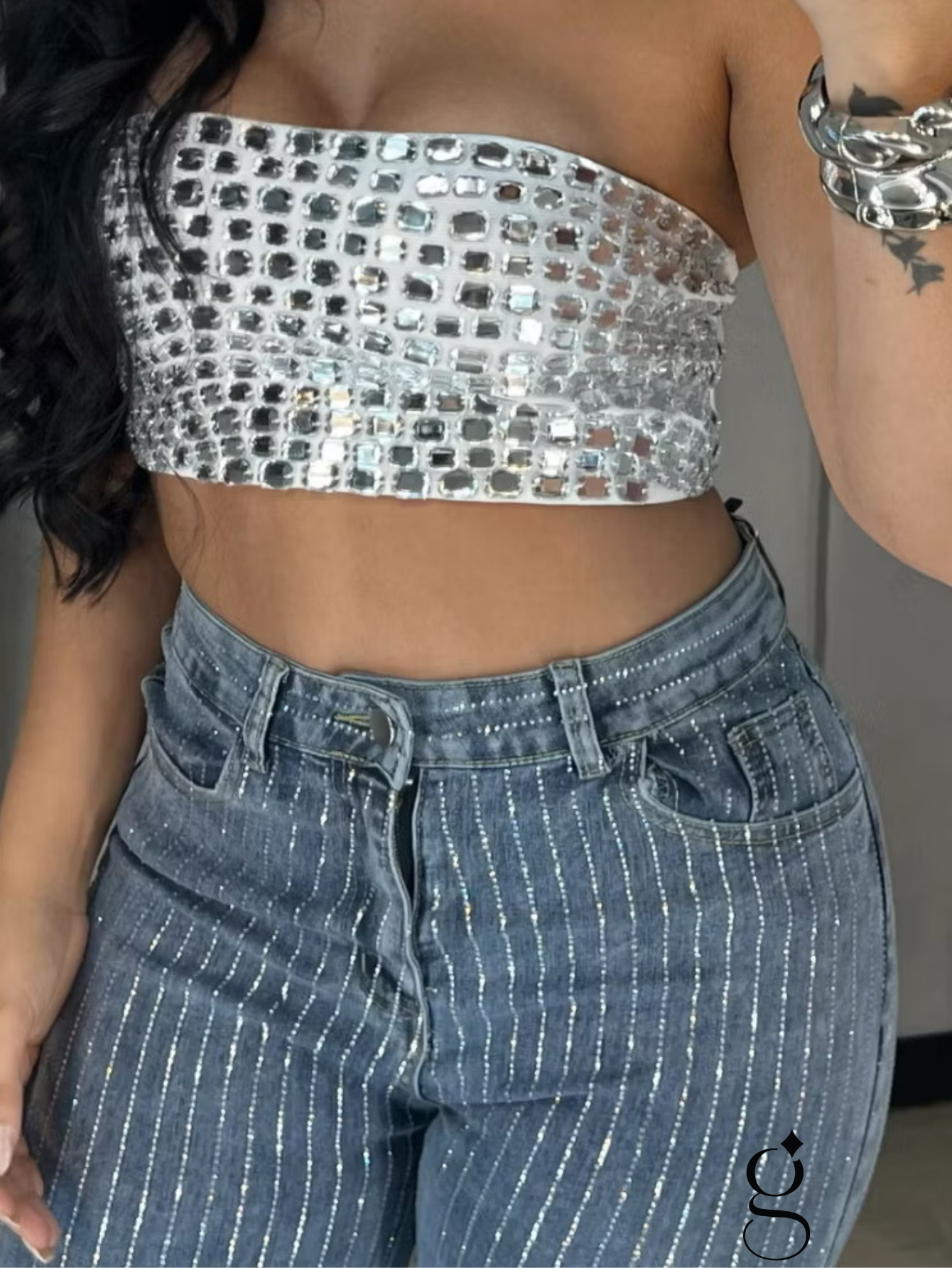 Calça Flare Cintura Alta com Risca de Giz em Strass