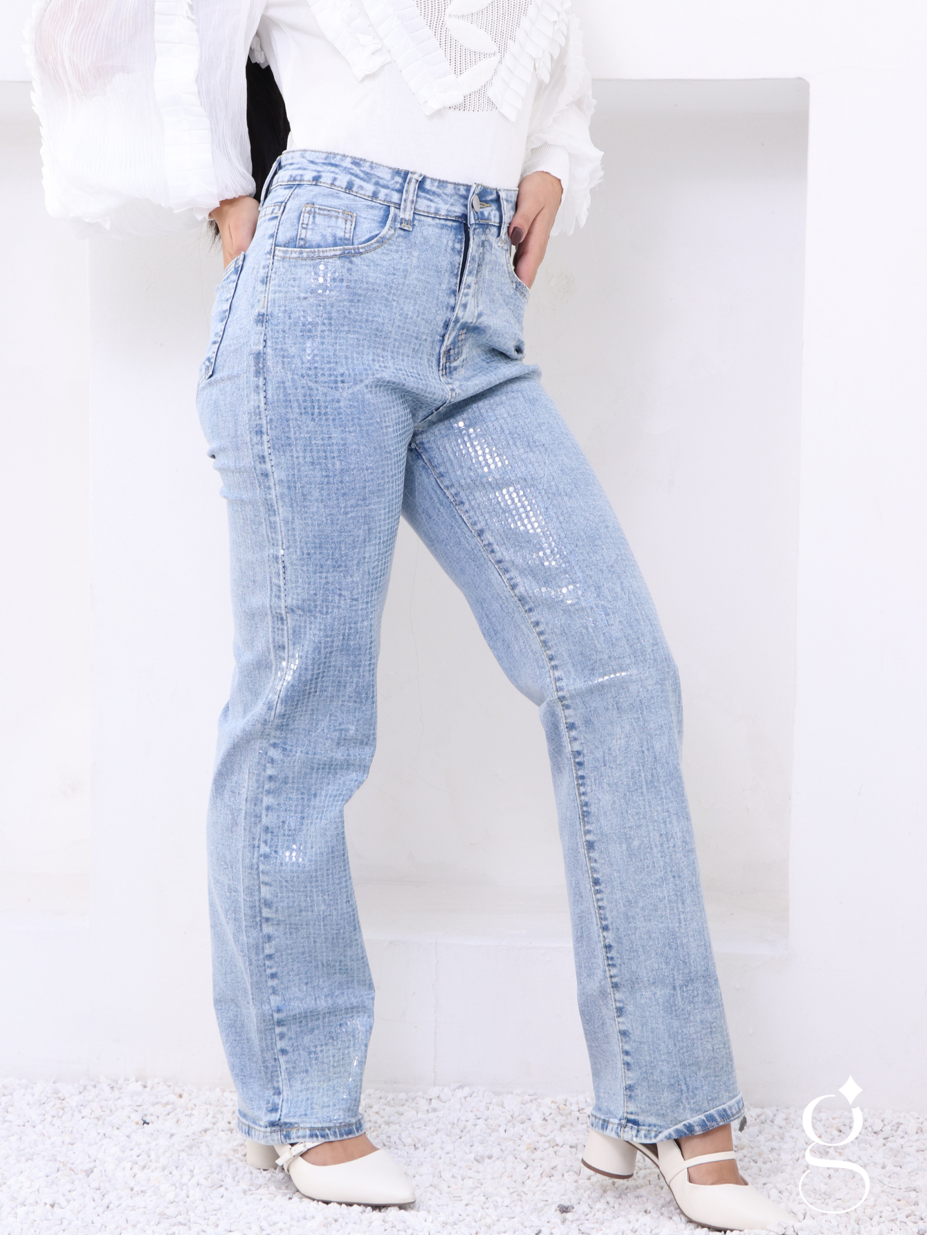 Calça Jeans Mom com Textura de Escamas