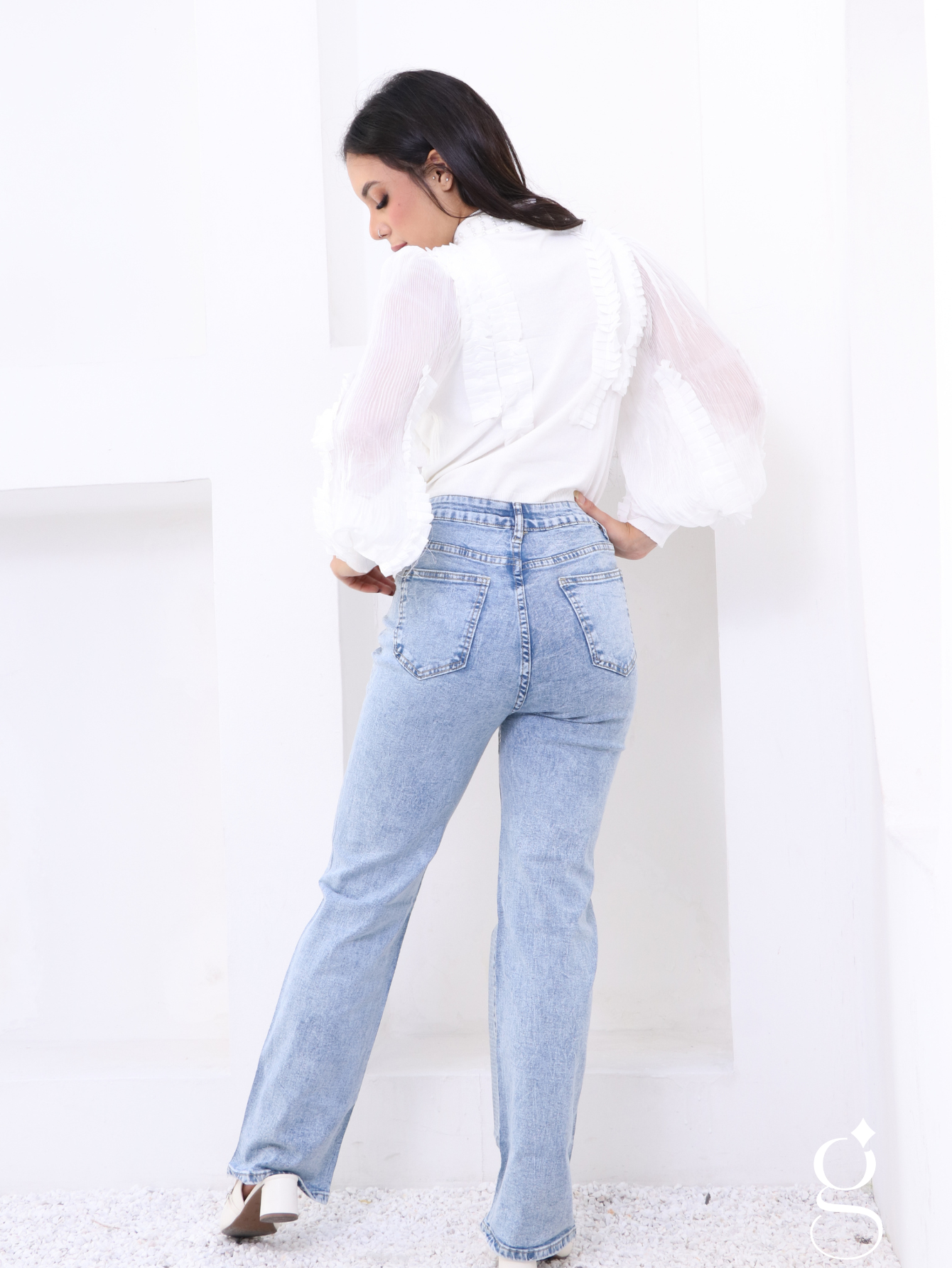 Calça Jeans Mom com Textura de Escamas